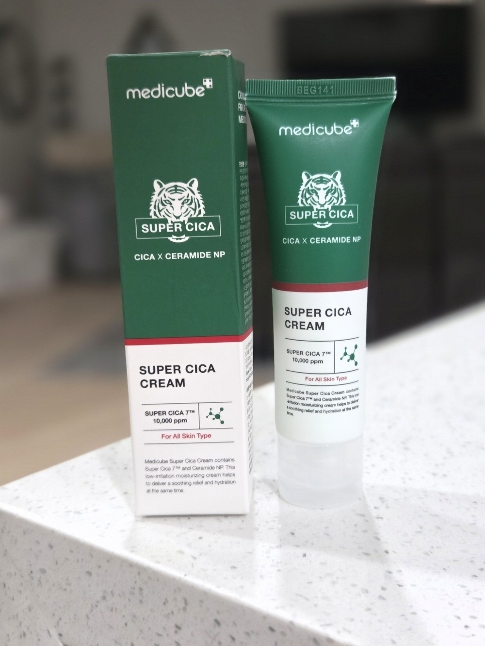 Medicube Super Cica Cream - Green - Soothing Hydration for All Skin Types - Picture 1 of 1